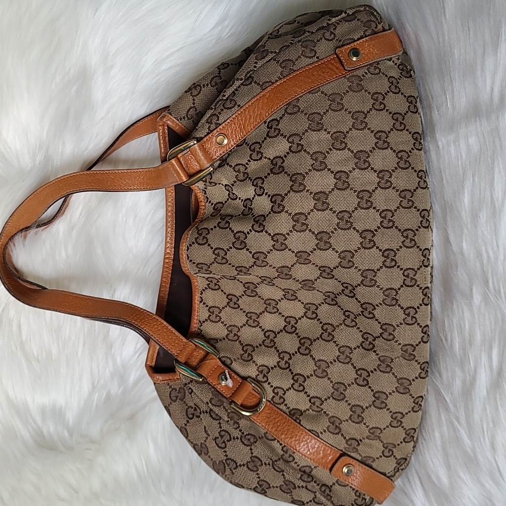 💯 Authentic Gucci Handbag 🍀